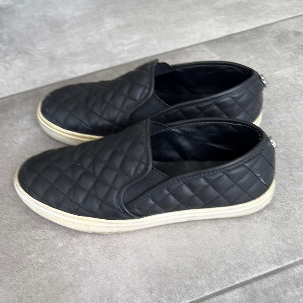 Steve Madden Black Loafers Slip-On Comfort